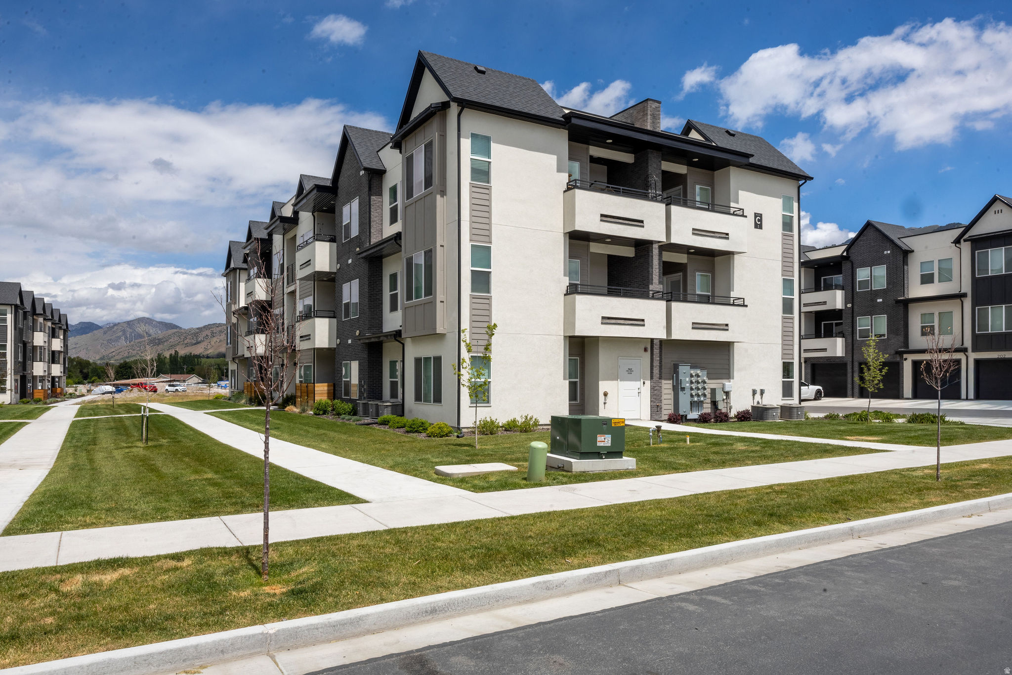 RIDGELINE PARK - Residential