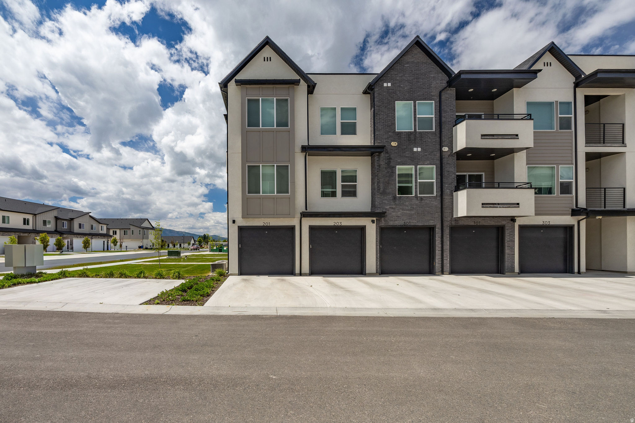 RIDGELINE PARK - Residential