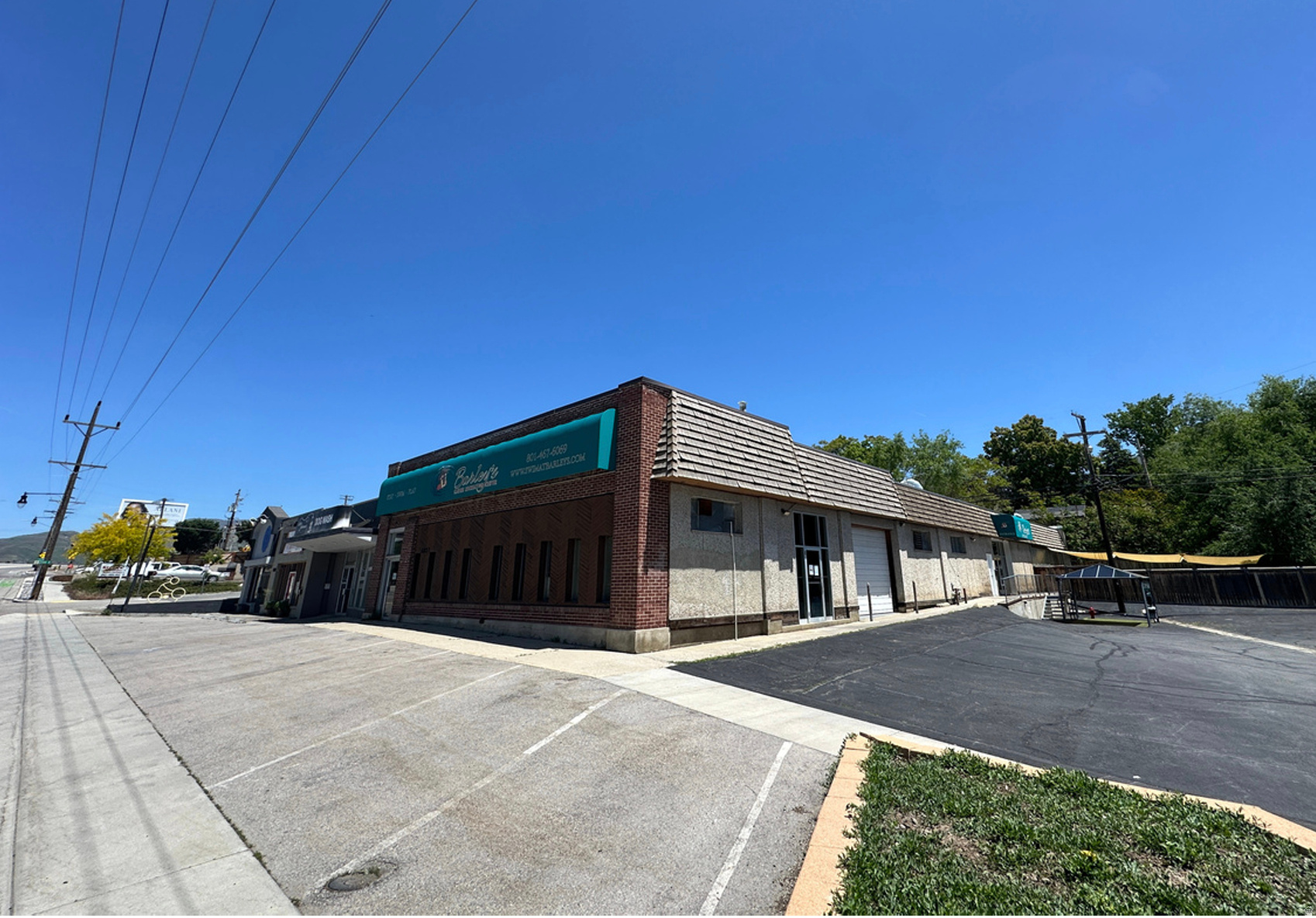 HARRIMAN SUB - Commercial Sale