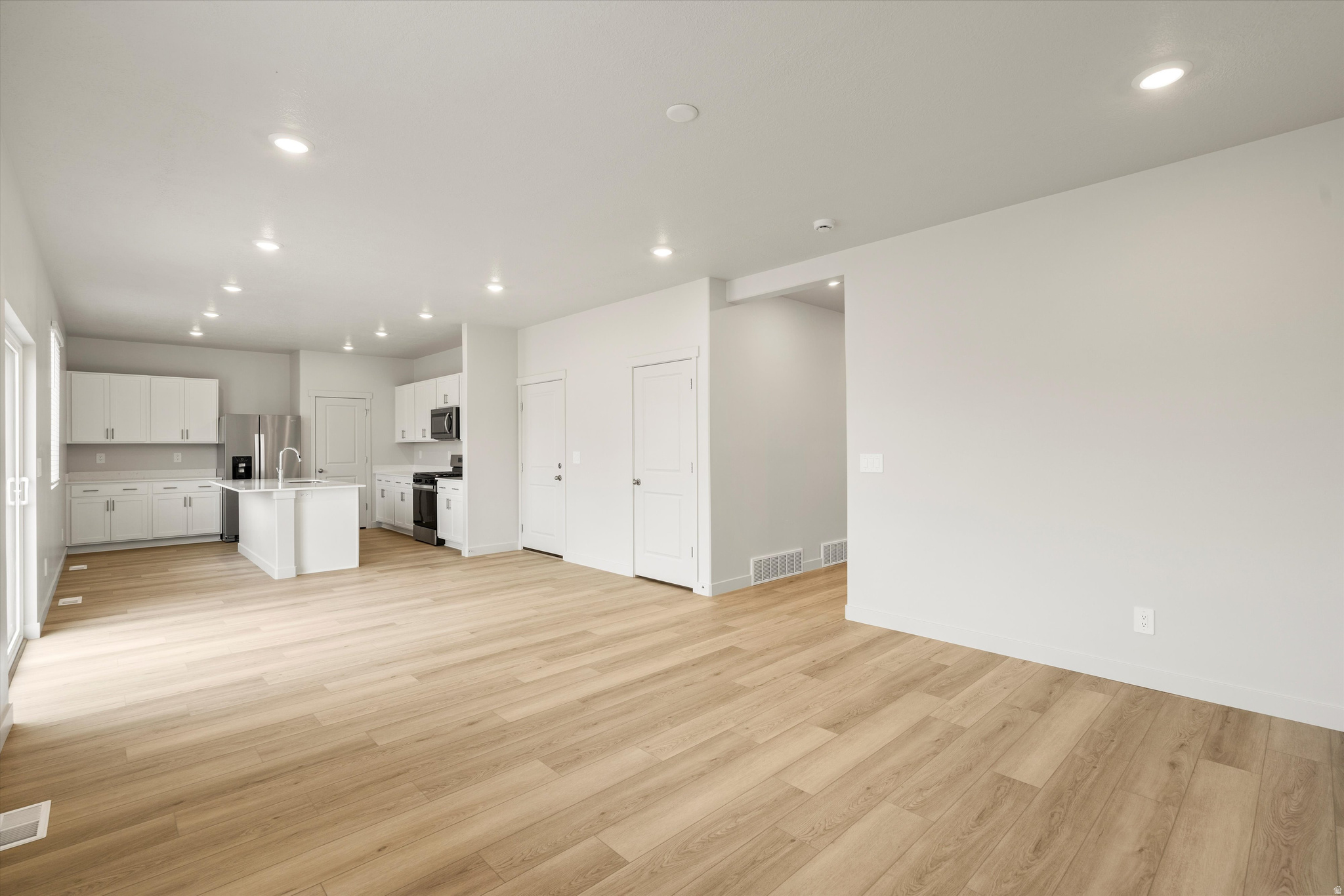 STRATTON ACRES - Residential