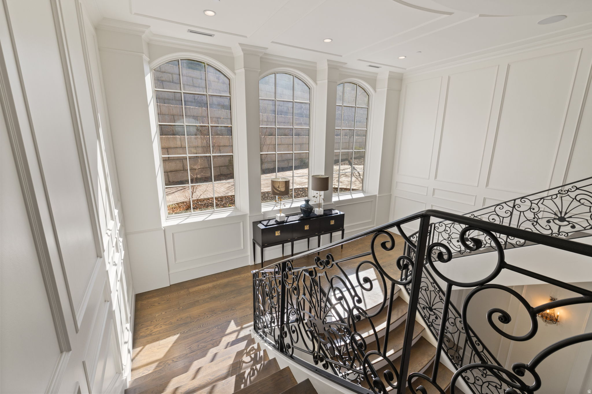 COVE IN CORNERCANYON - Residential