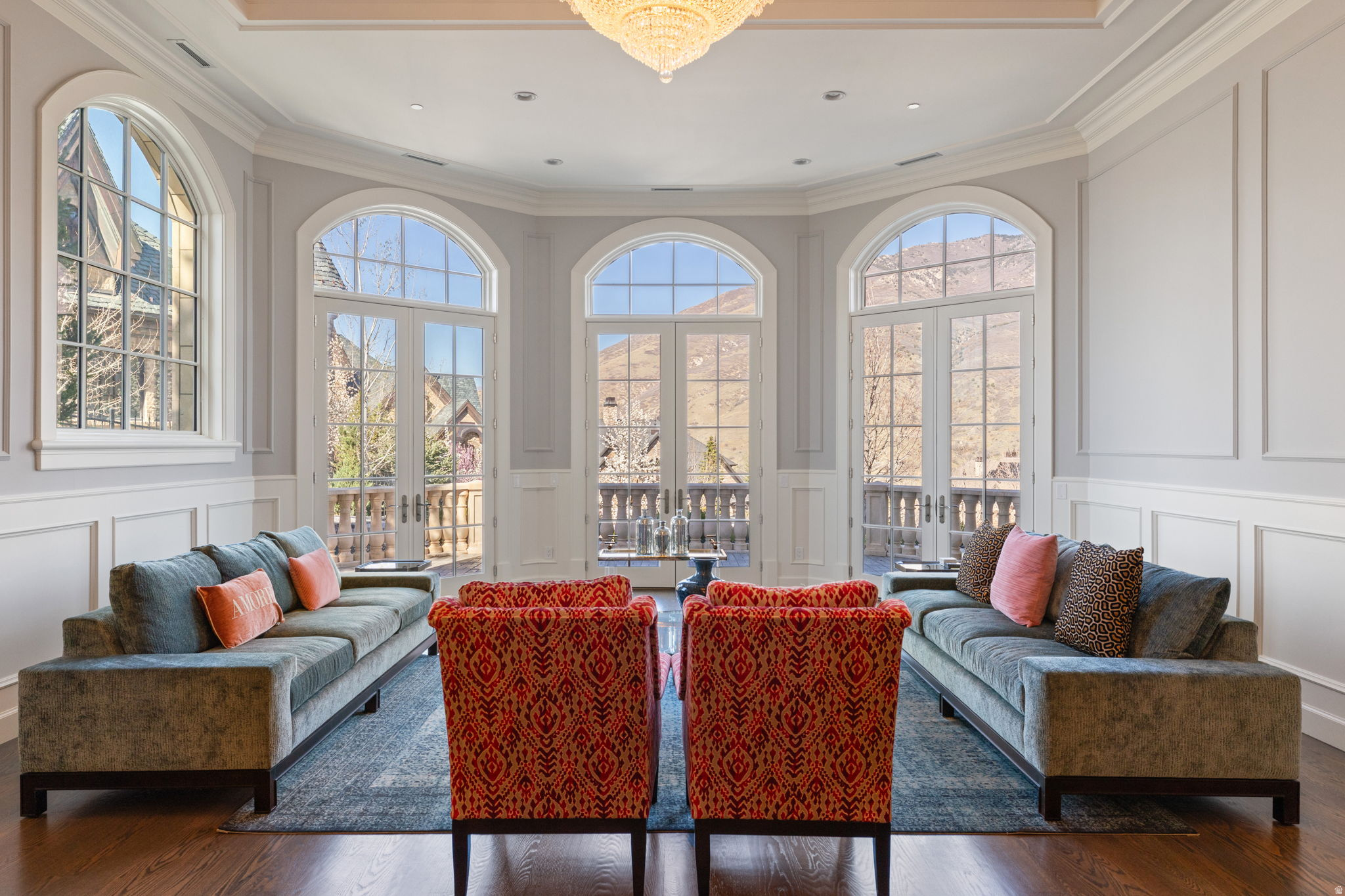 COVE IN CORNERCANYON - Residential