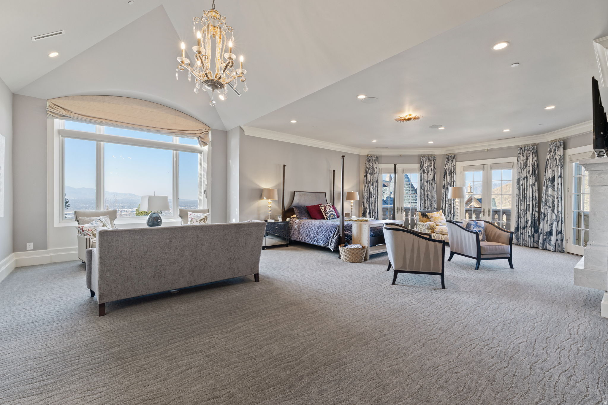 COVE IN CORNERCANYON - Residential