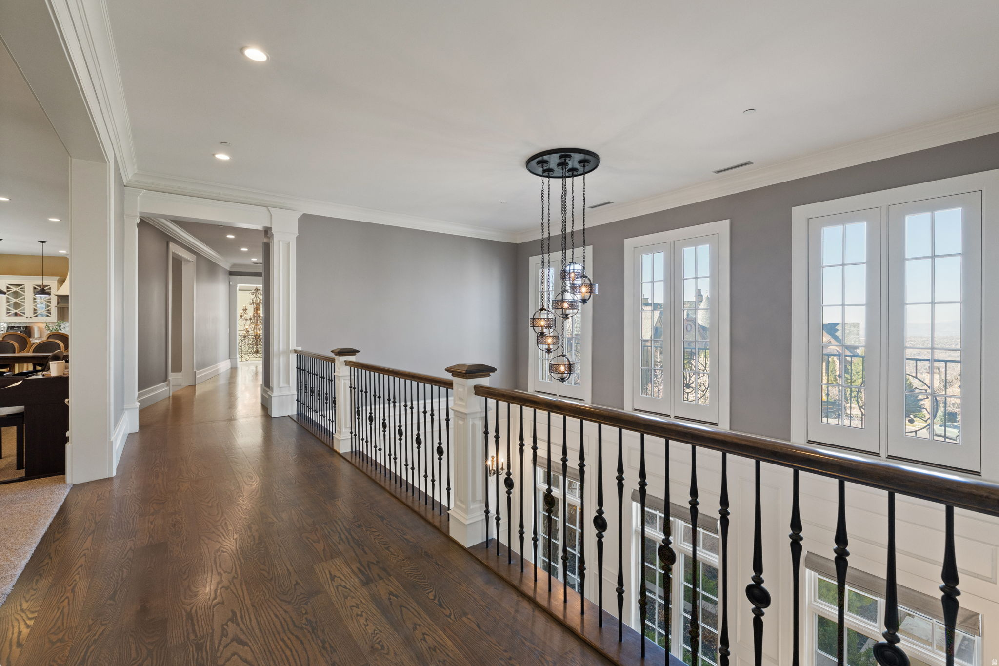 COVE IN CORNERCANYON - Residential