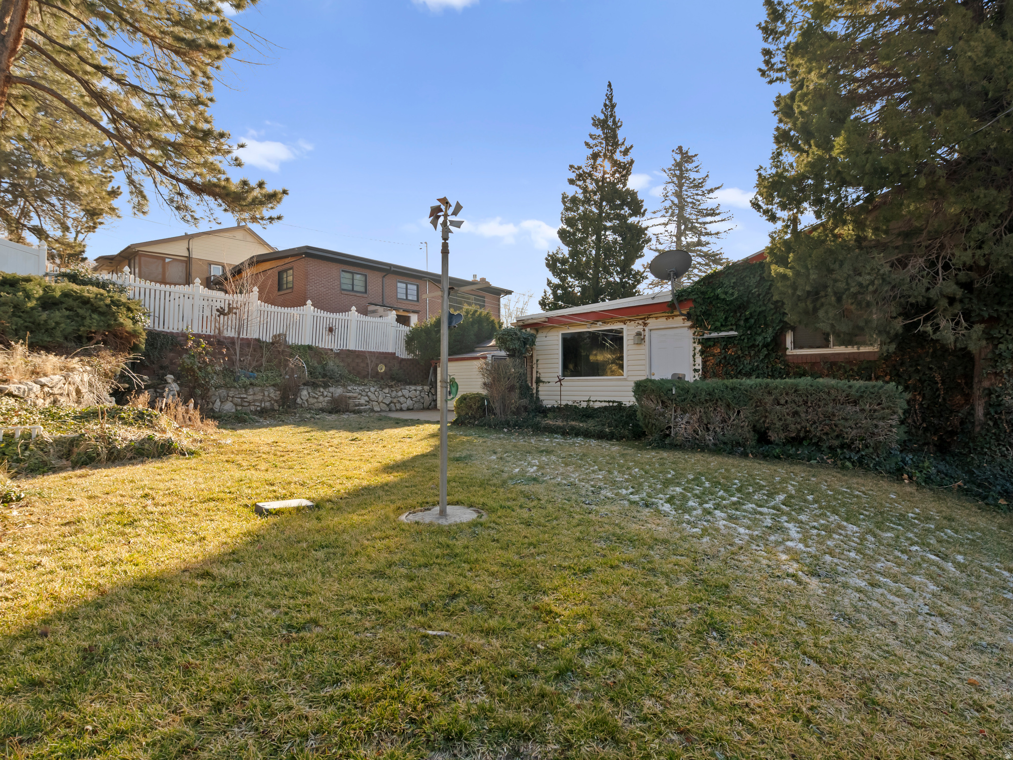 HILLSIDE - Residential