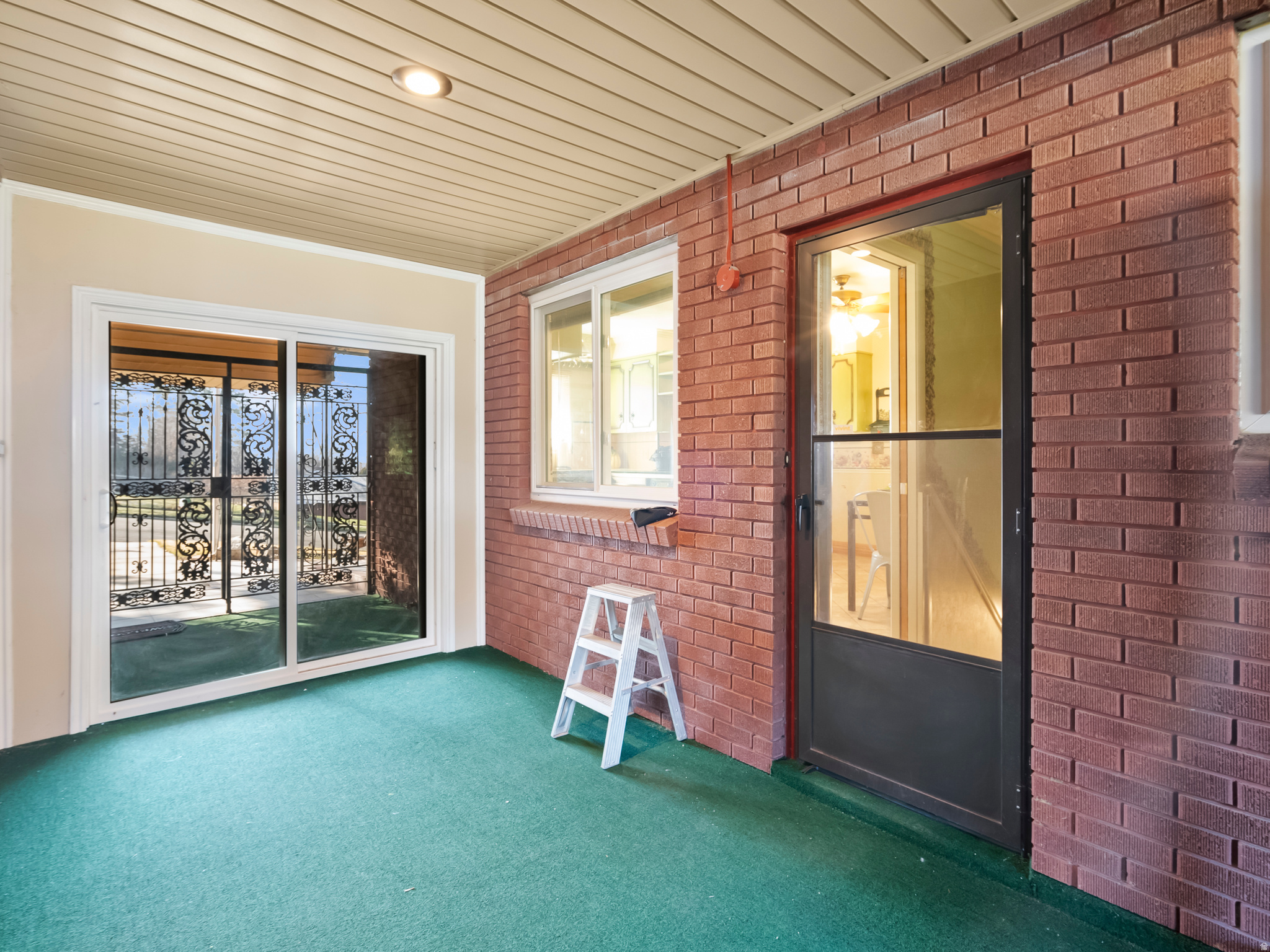 HILLSIDE - Residential