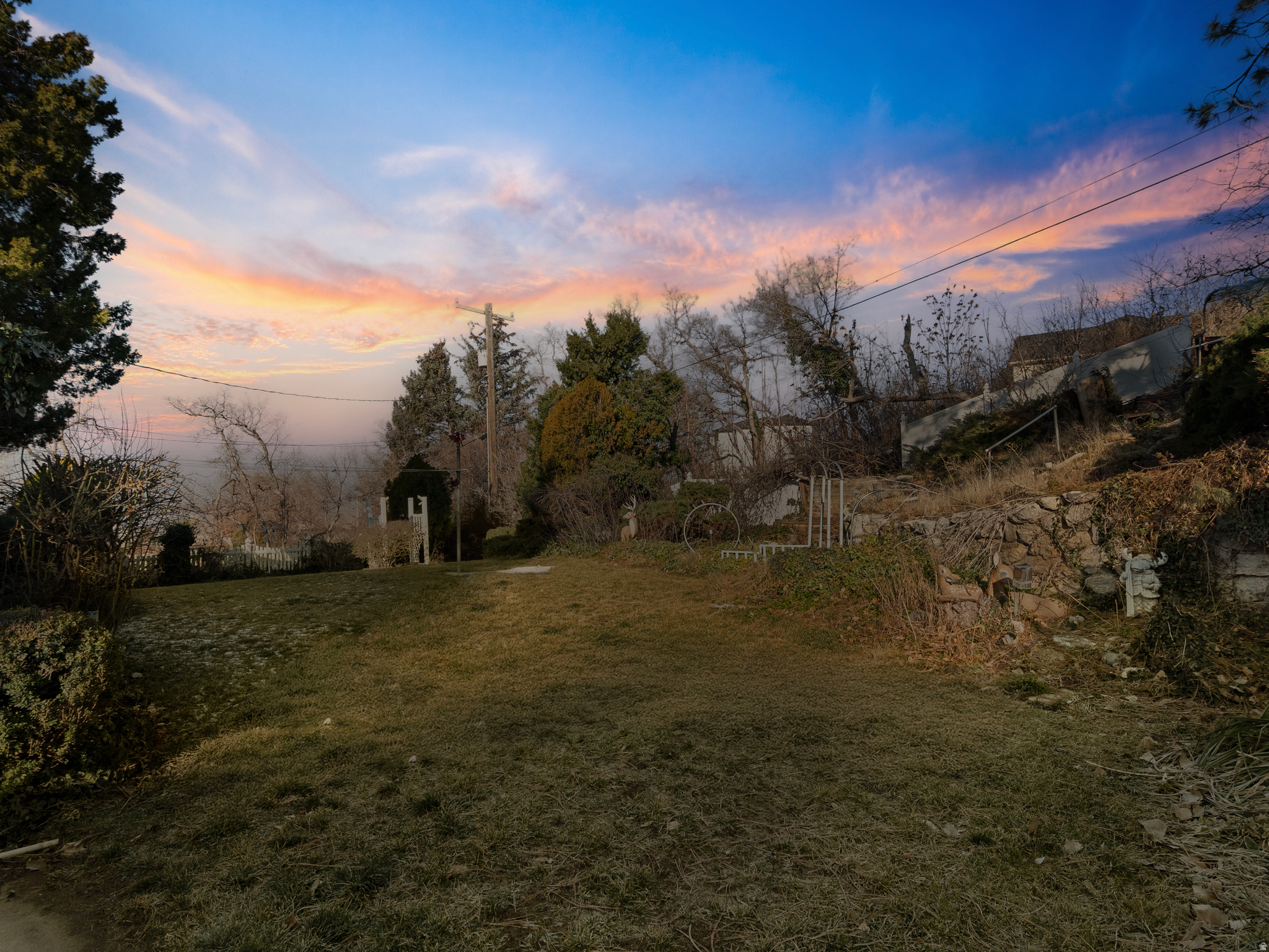 HILLSIDE - Residential