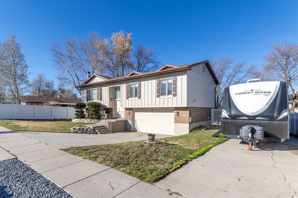 Photo of 8360 S EL MANICERO WAY E, Sandy, UT 84093 (MLS # 2144683)