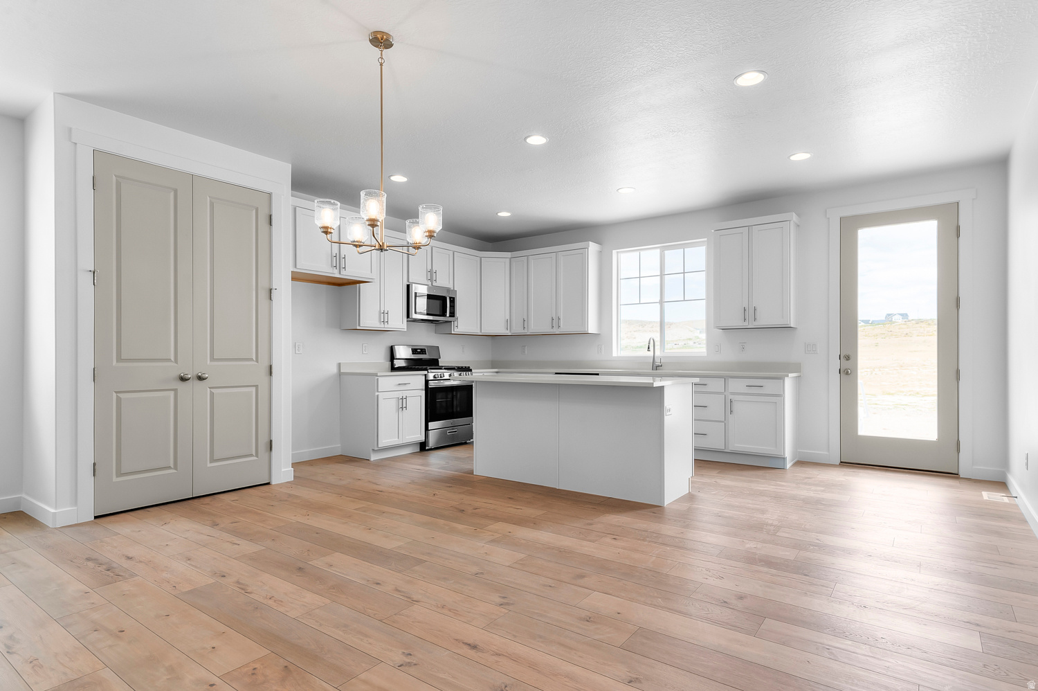 OVERLAND COLLECTION V2 296 - Residential