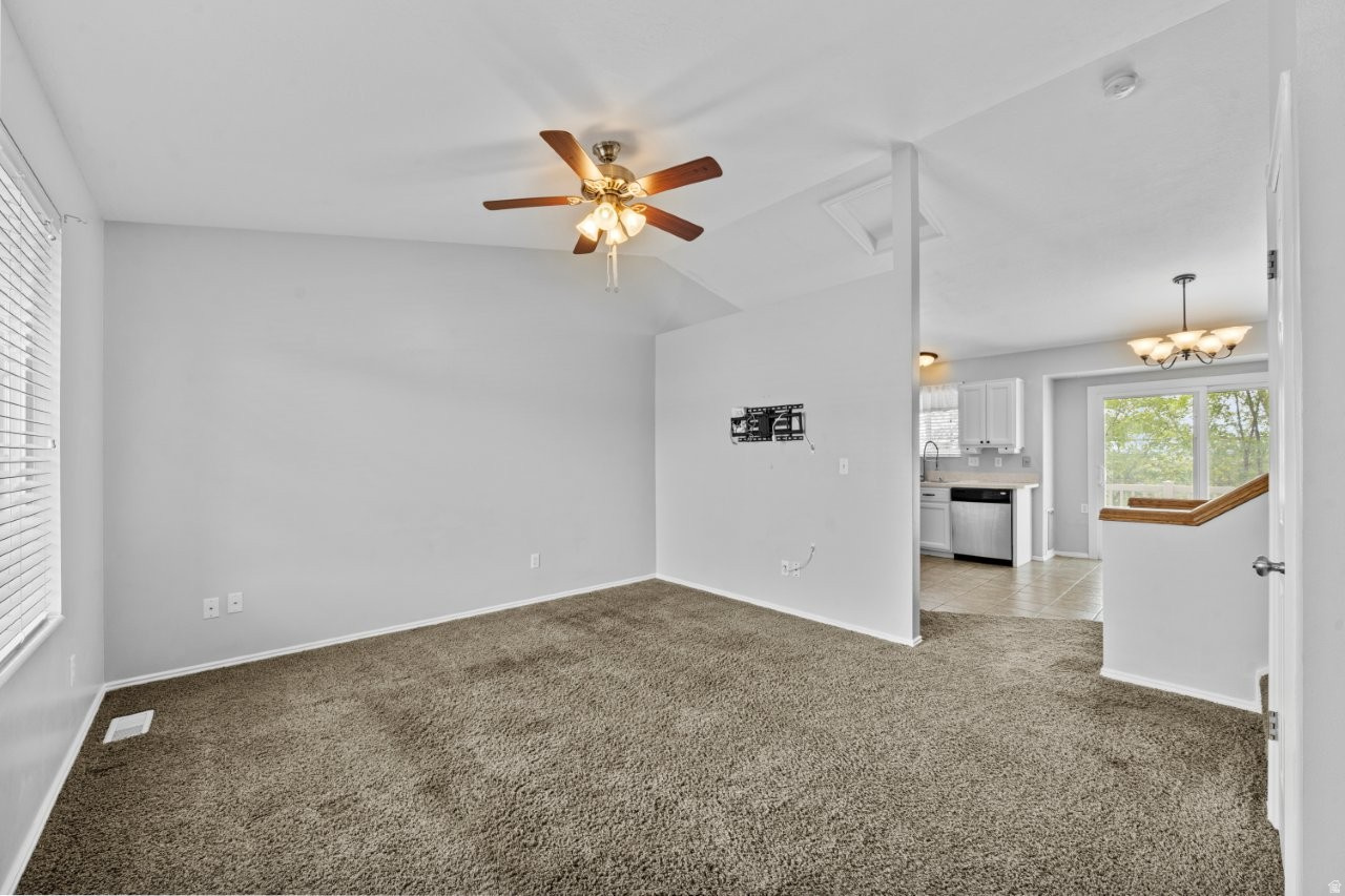 REDFORD ESTATES - Residential