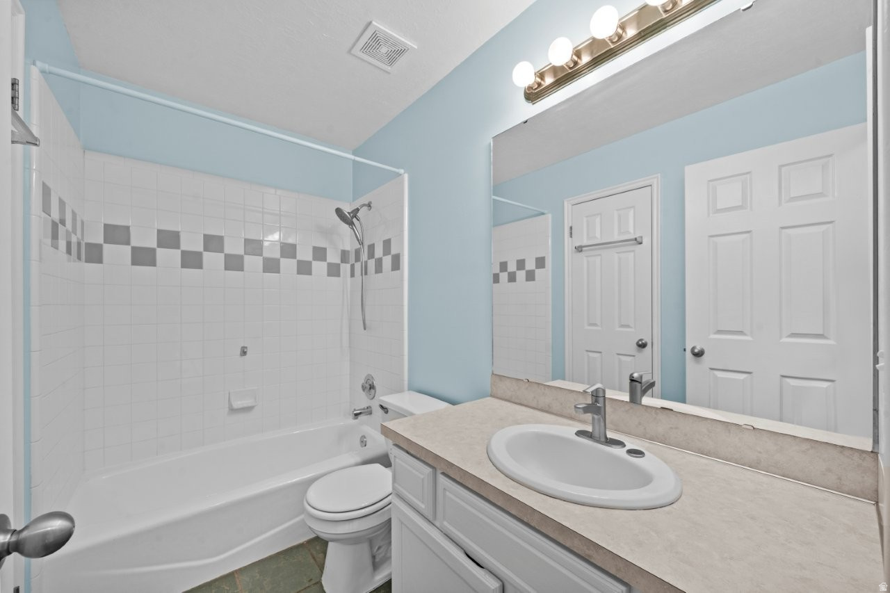 REDFORD ESTATES - Residential