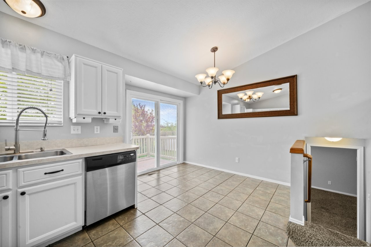 REDFORD ESTATES - Residential