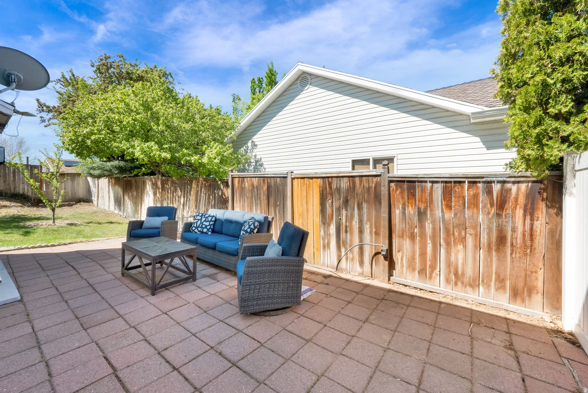 ROLLING OAKS - Residential