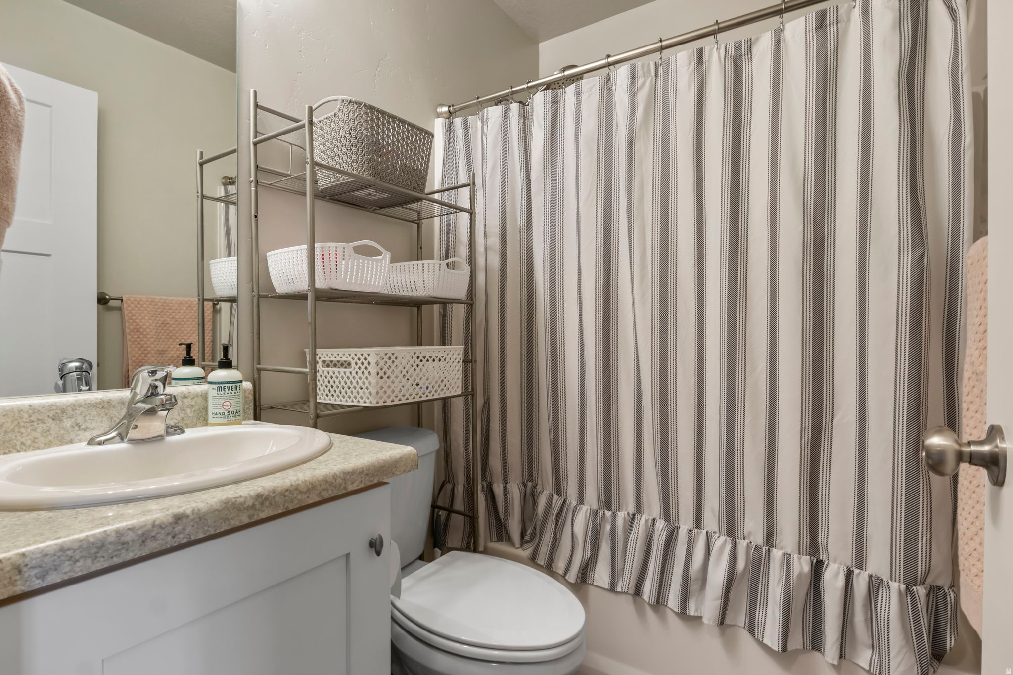 HUNTERS MEADOW SUBD - Residential