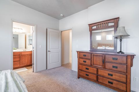 Tiny photo for 381 N WINDSOR DR, Washington, UT 84780 (MLS # 2137033)