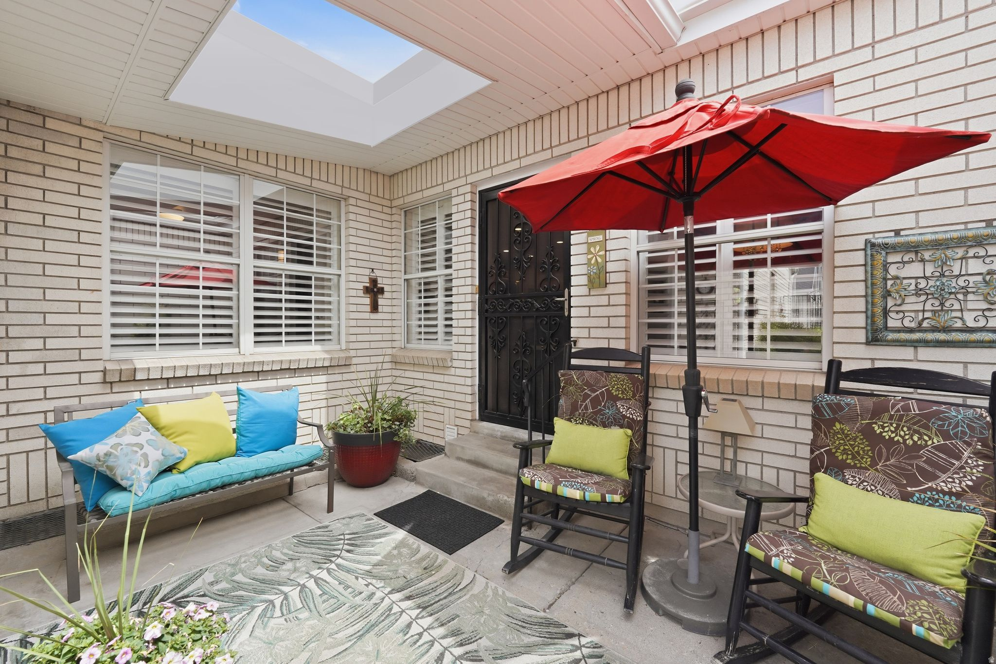COUNTRY CORNERS - Residential
