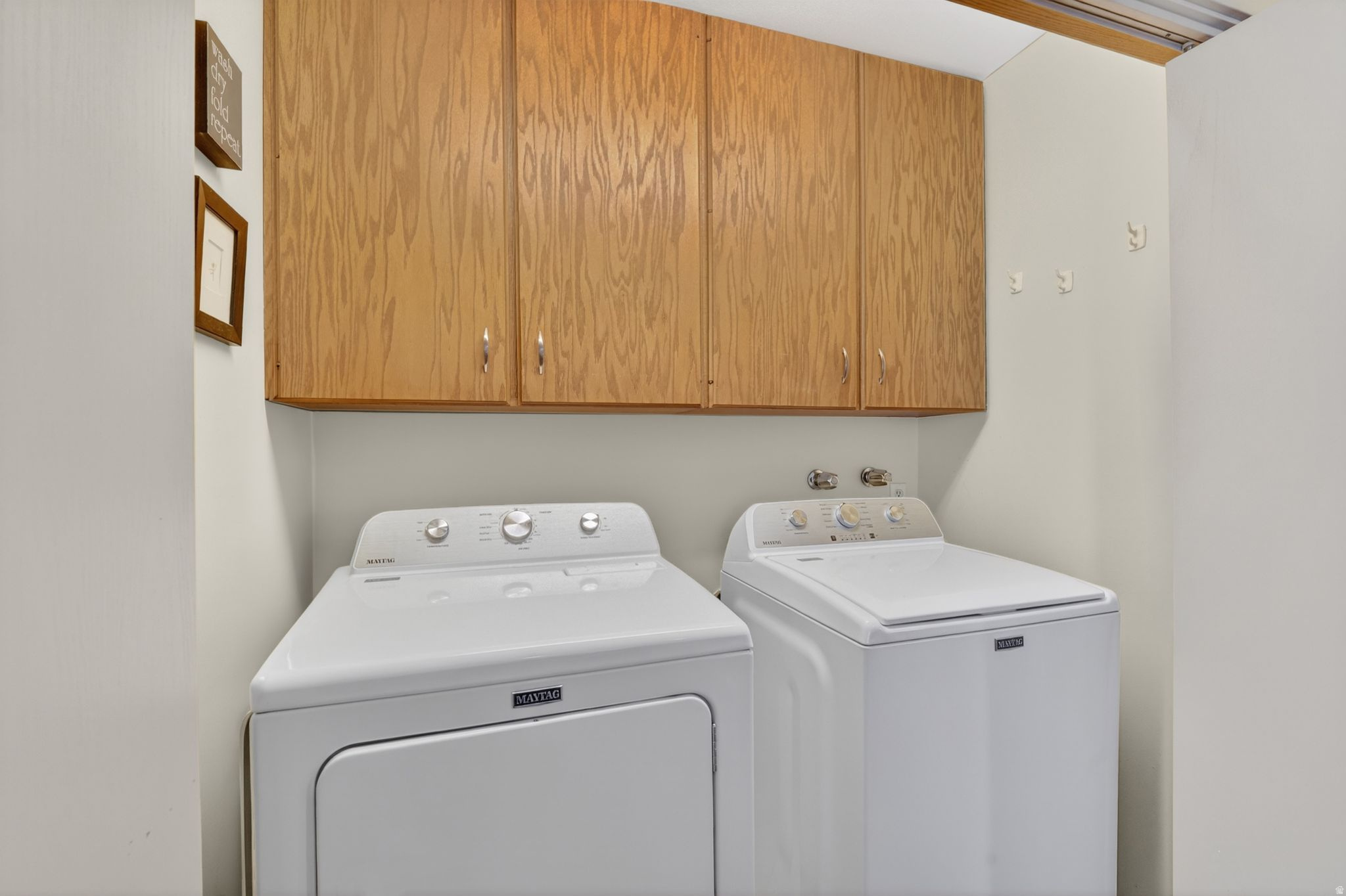 COUNTRY CORNERS - Residential