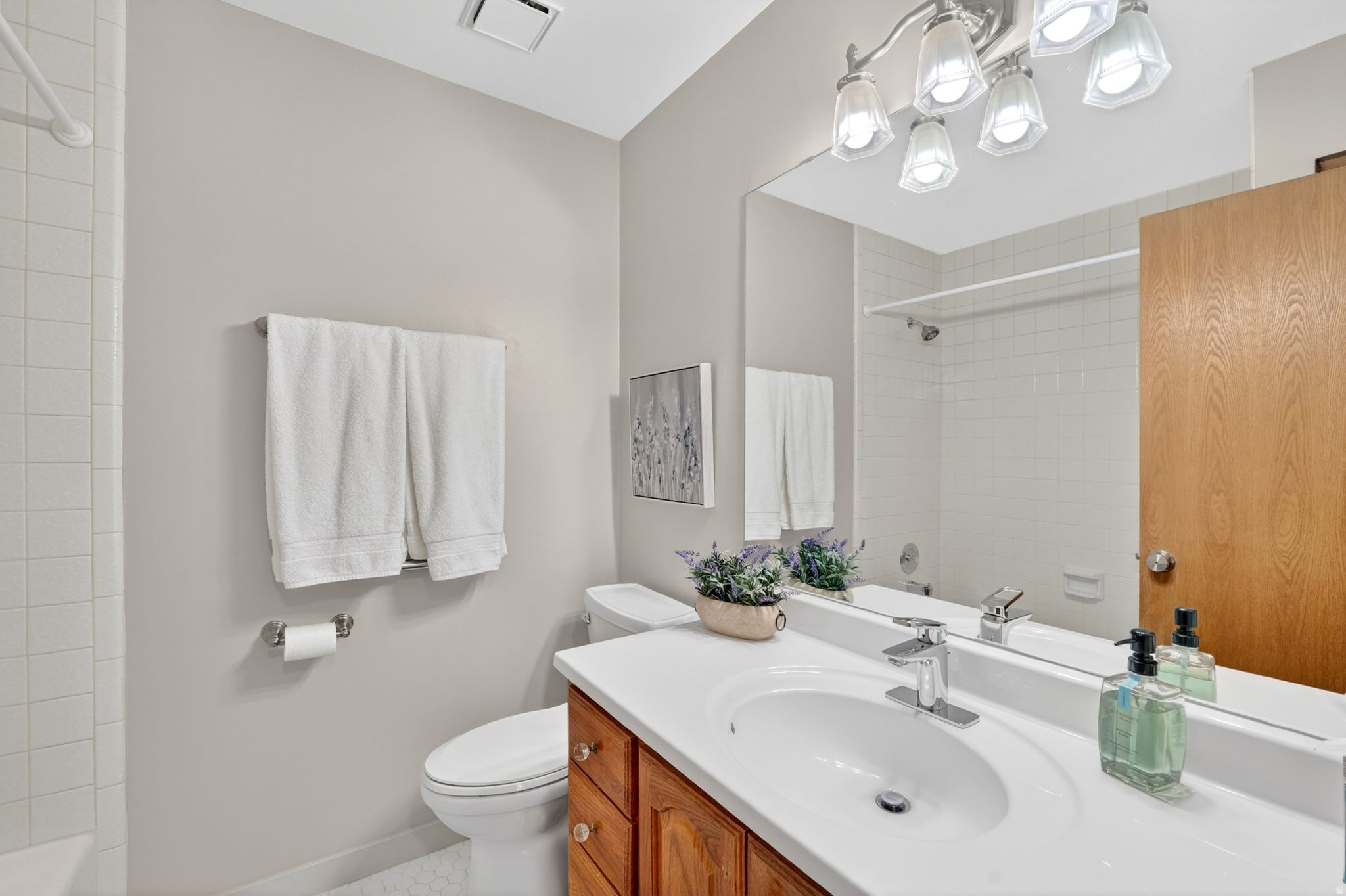 COUNTRY CORNERS - Residential