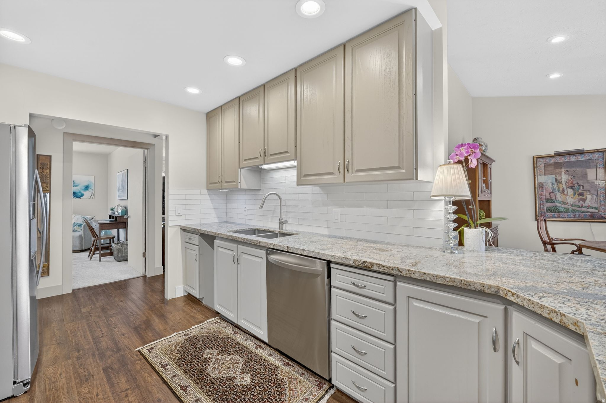 COUNTRY CORNERS - Residential