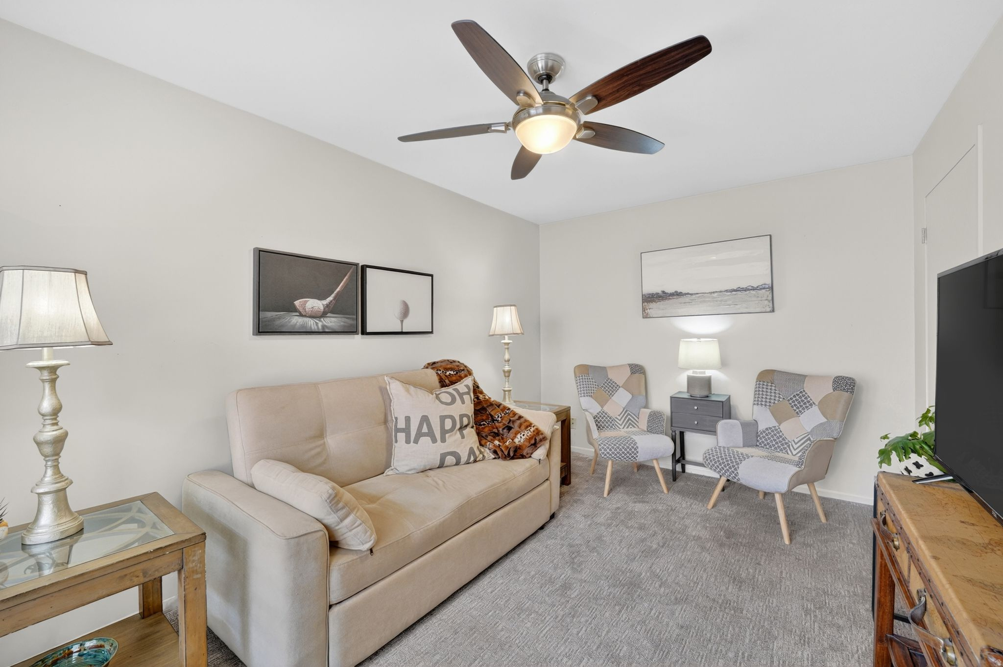 COUNTRY CORNERS - Residential