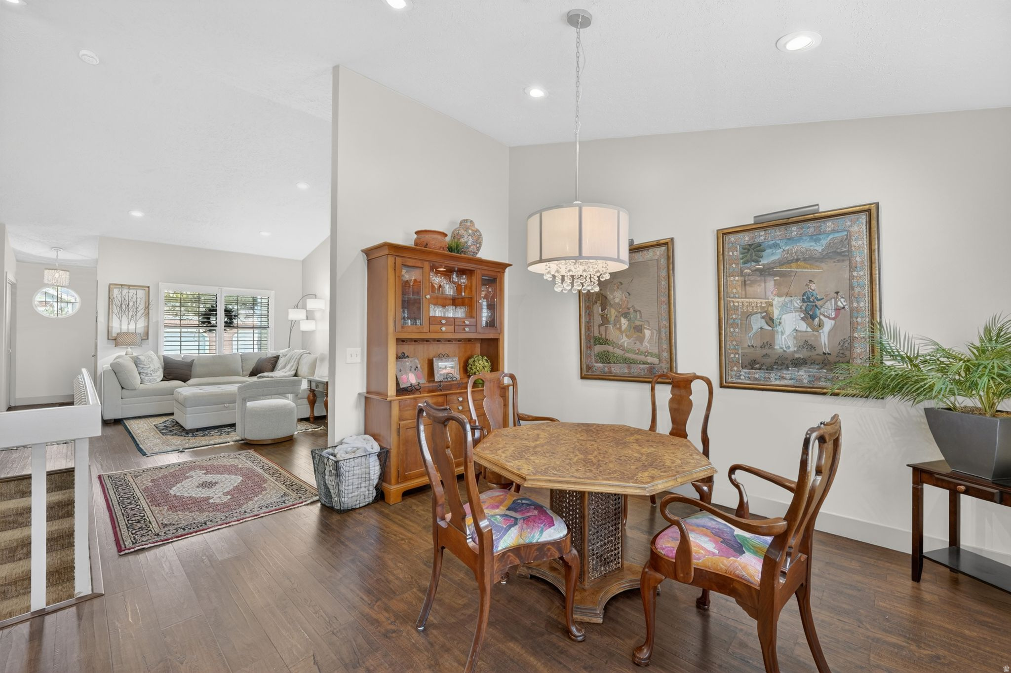 COUNTRY CORNERS - Residential