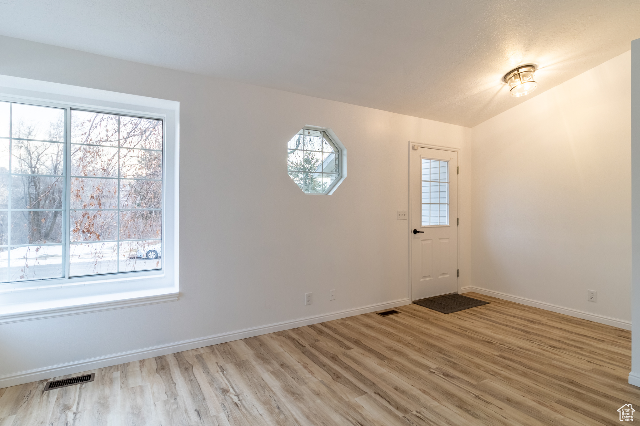 1742 Hayes Dr, Layton, Utah image 6