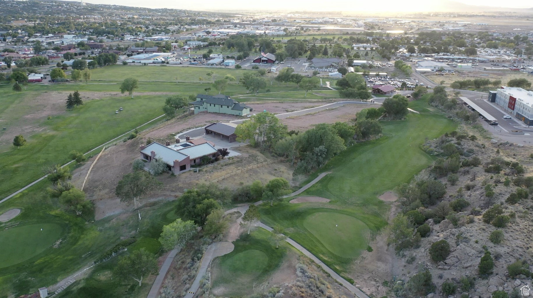 CEDAR RIDGE - Land