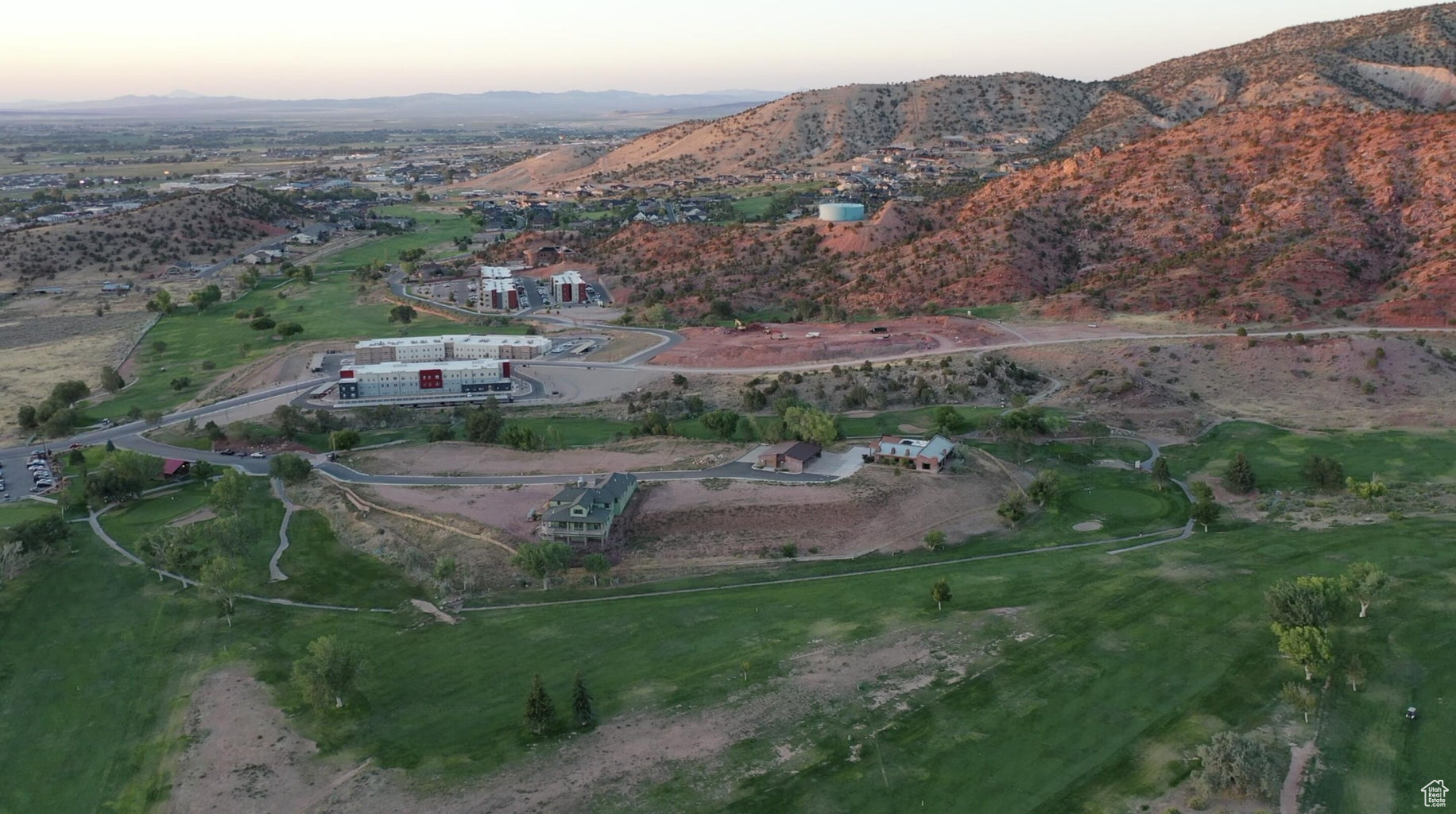 CEDAR RIDGE - Land