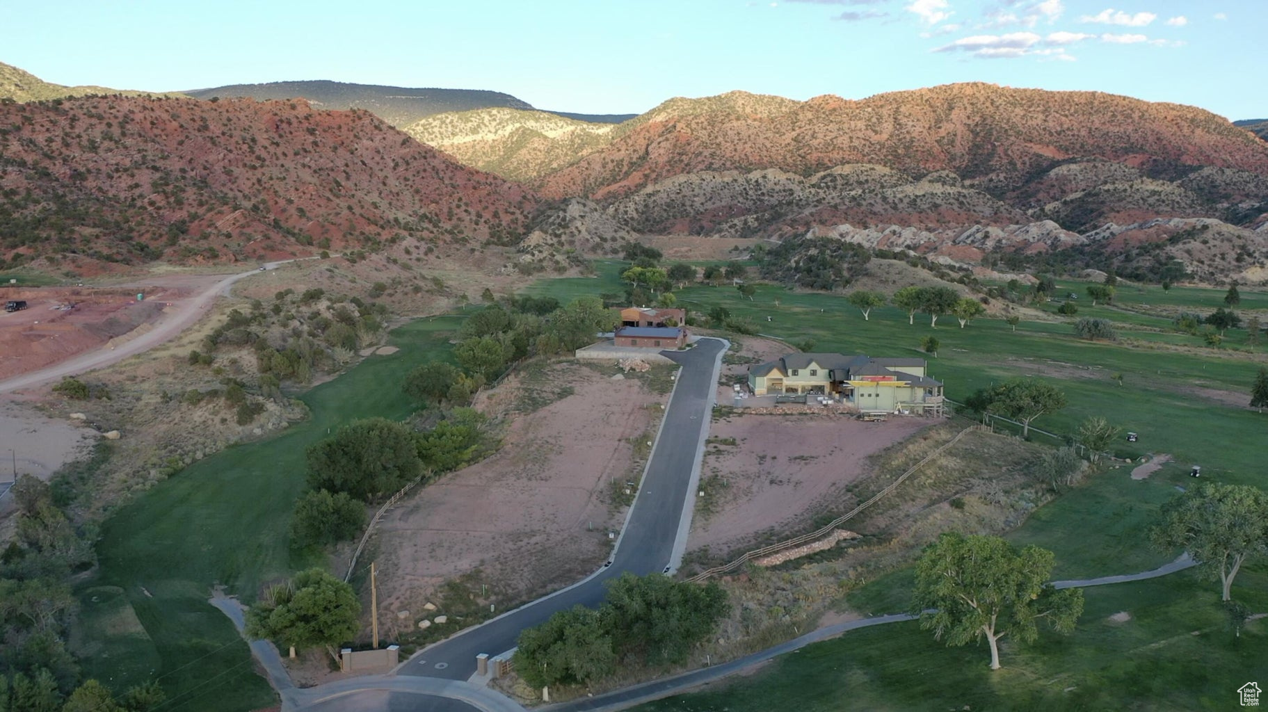 CEDAR RIDGE - Land