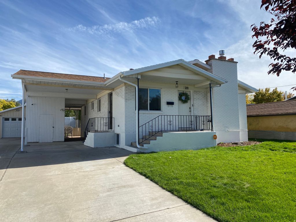 Photo of 120 N 800 E, Spanish Fork, UT 84660 (MLS # 2152998)