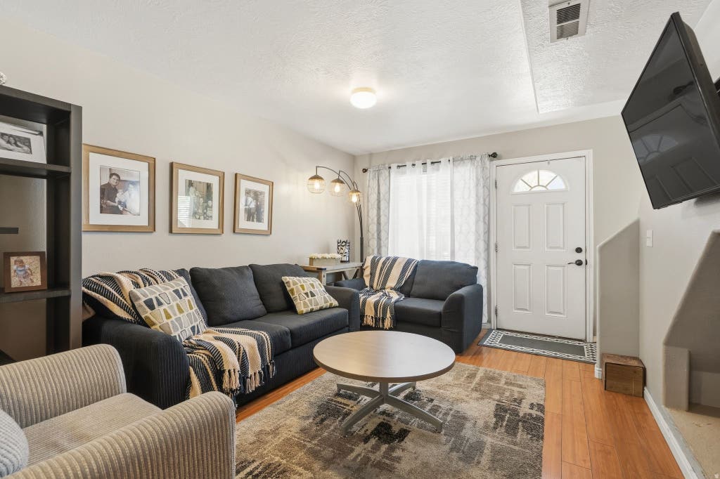 Photo of 475 N REDWOOD RD W #88, Salt Lake City, UT 84116 (MLS # 2163174)