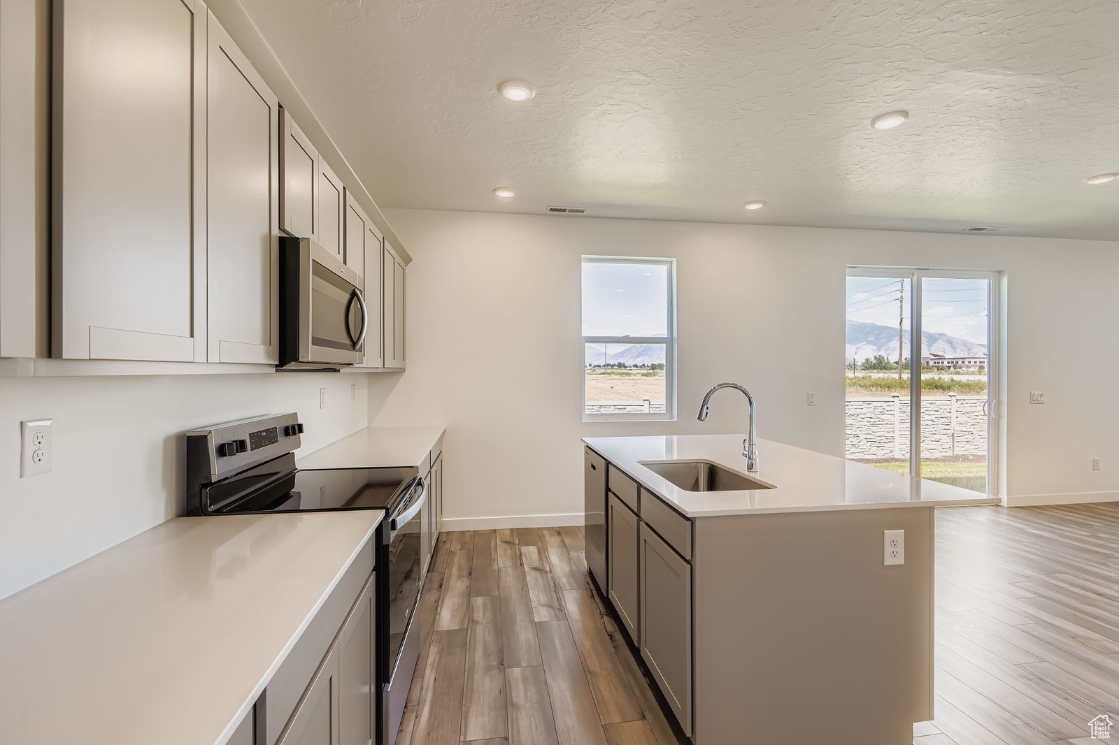 SUMMER SPRINGS - Residential