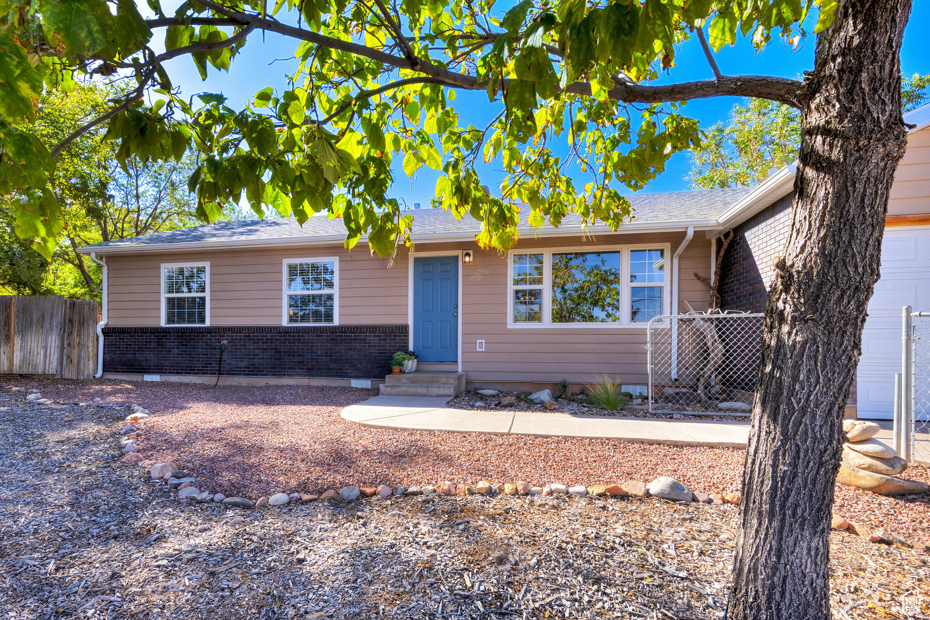 1122 E Holyoak Ln, Moab, Utah image 1