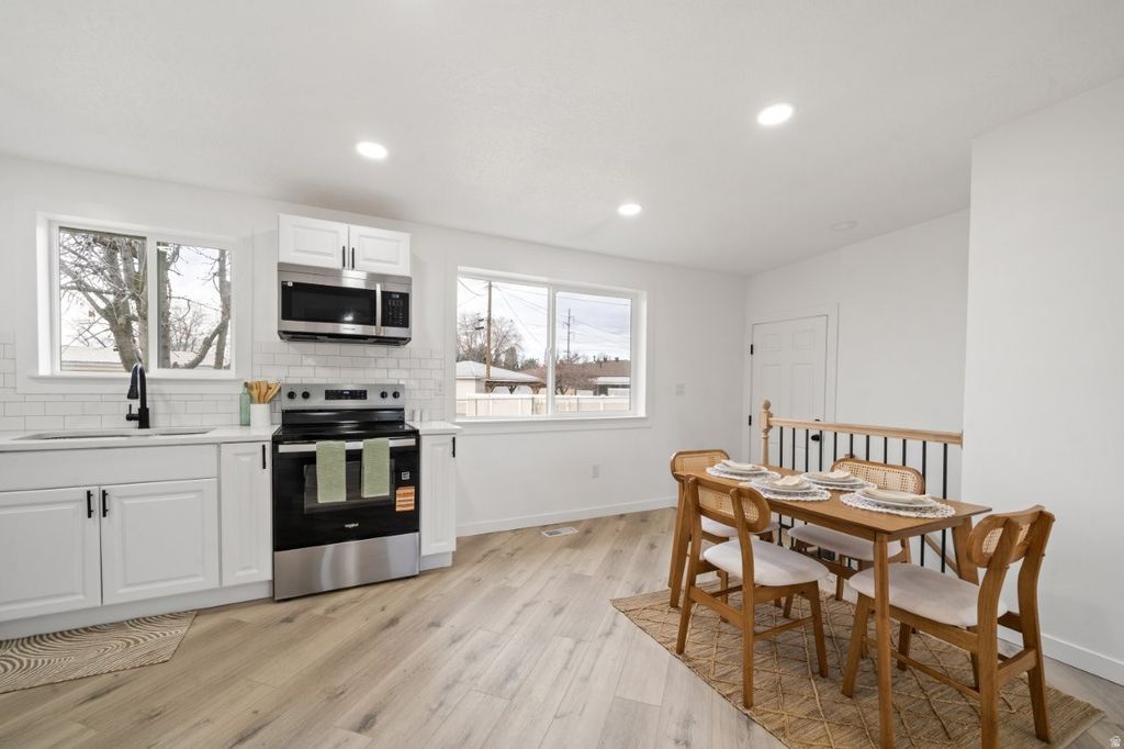 Photo of 965 AMETHYST ST, Layton, UT 84041 (MLS # 2142318)