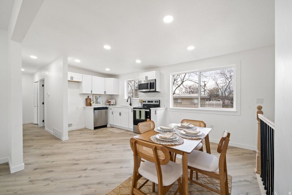 Photo of 965 AMETHYST ST, Layton, UT 84041 (MLS # 2142318)