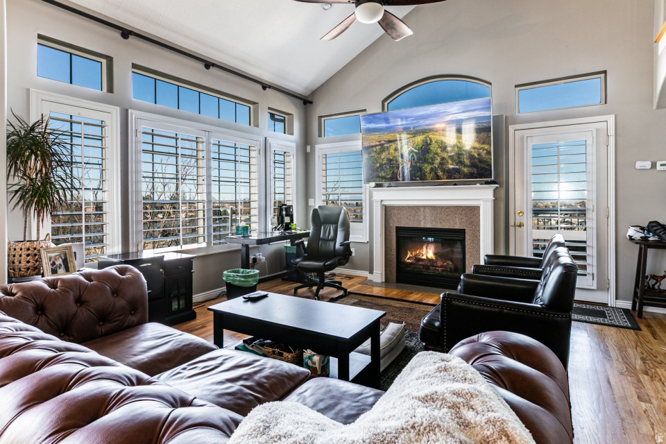 DAYBREAK - Residential