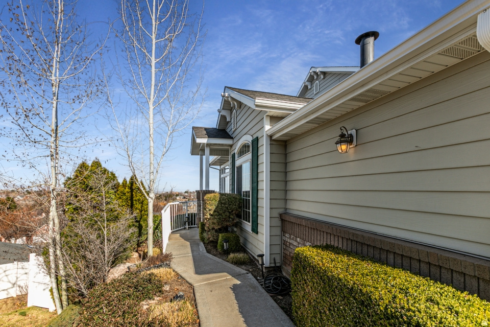 DAYBREAK - Residential