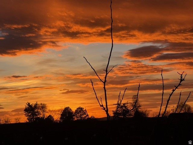 DAYBREAK - Residential