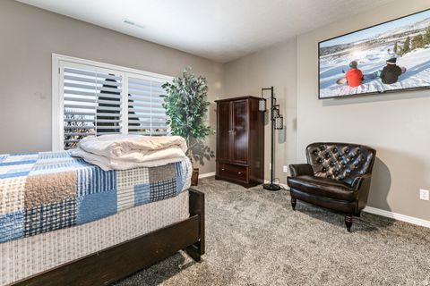 Tiny photo for 5263 DAYBREAK DR, South Ogden, UT 84403 (MLS # 2145633)