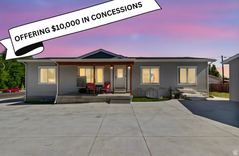 Photo of 516 N BROADWAY AVE, Tooele, UT 84074 (MLS # 2099266) Photo of 516 N BROADWAY AVE, Tooele, UT 84074 (MLS # 2099266)