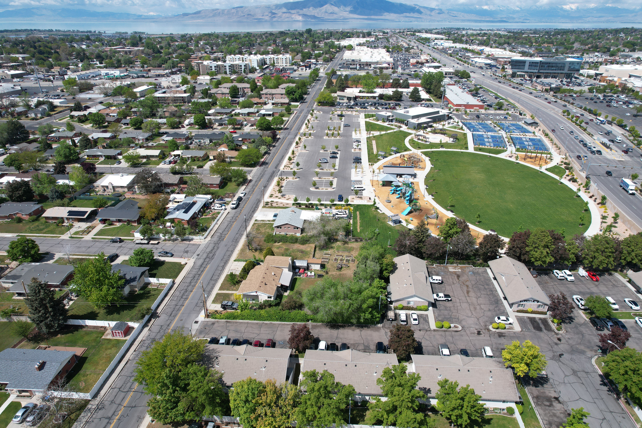 UNIVERSITY OFFICE PARK PUD - Commercial Lease