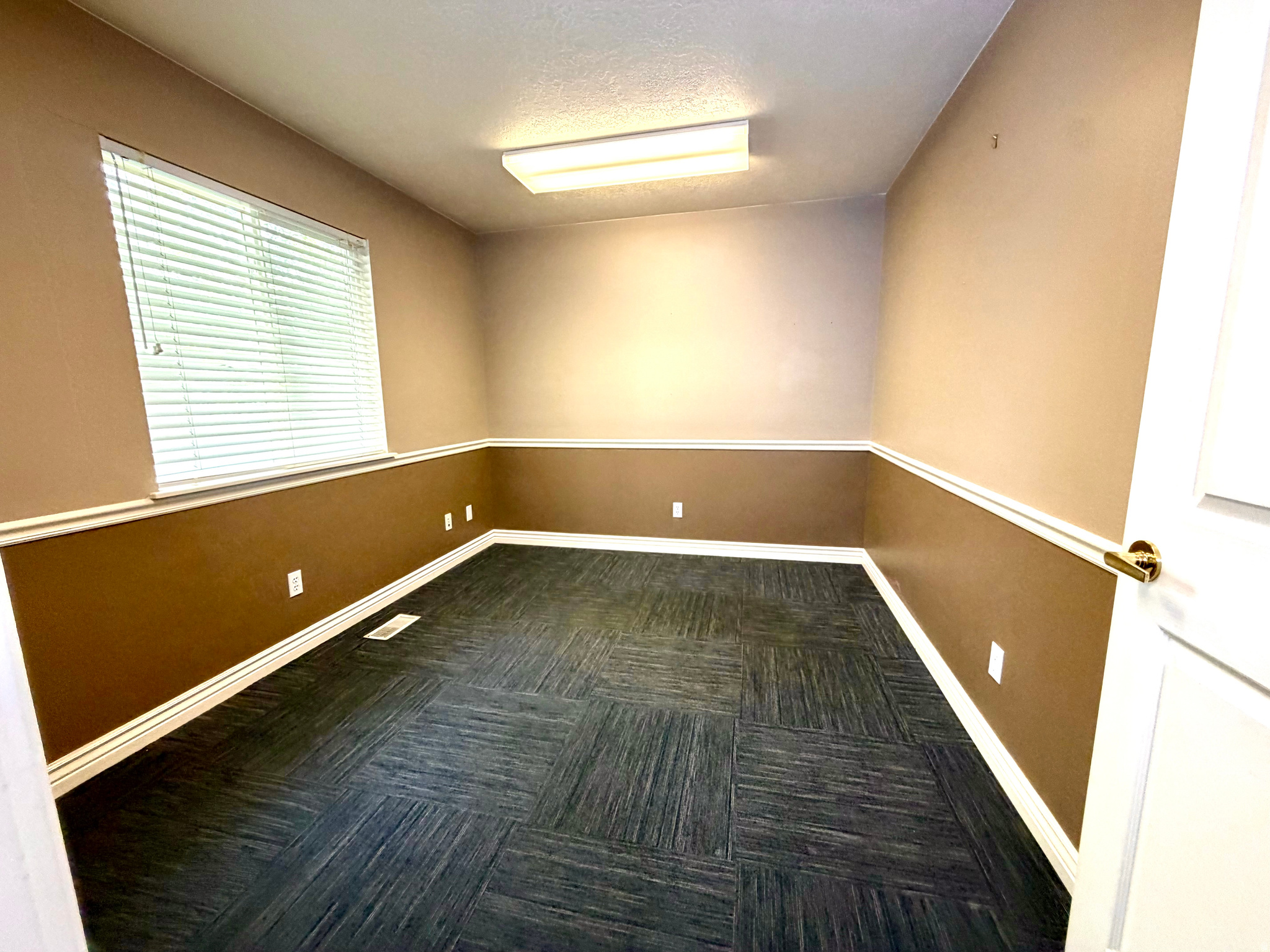 UNIVERSITY OFFICE PARK PUD - Commercial Lease