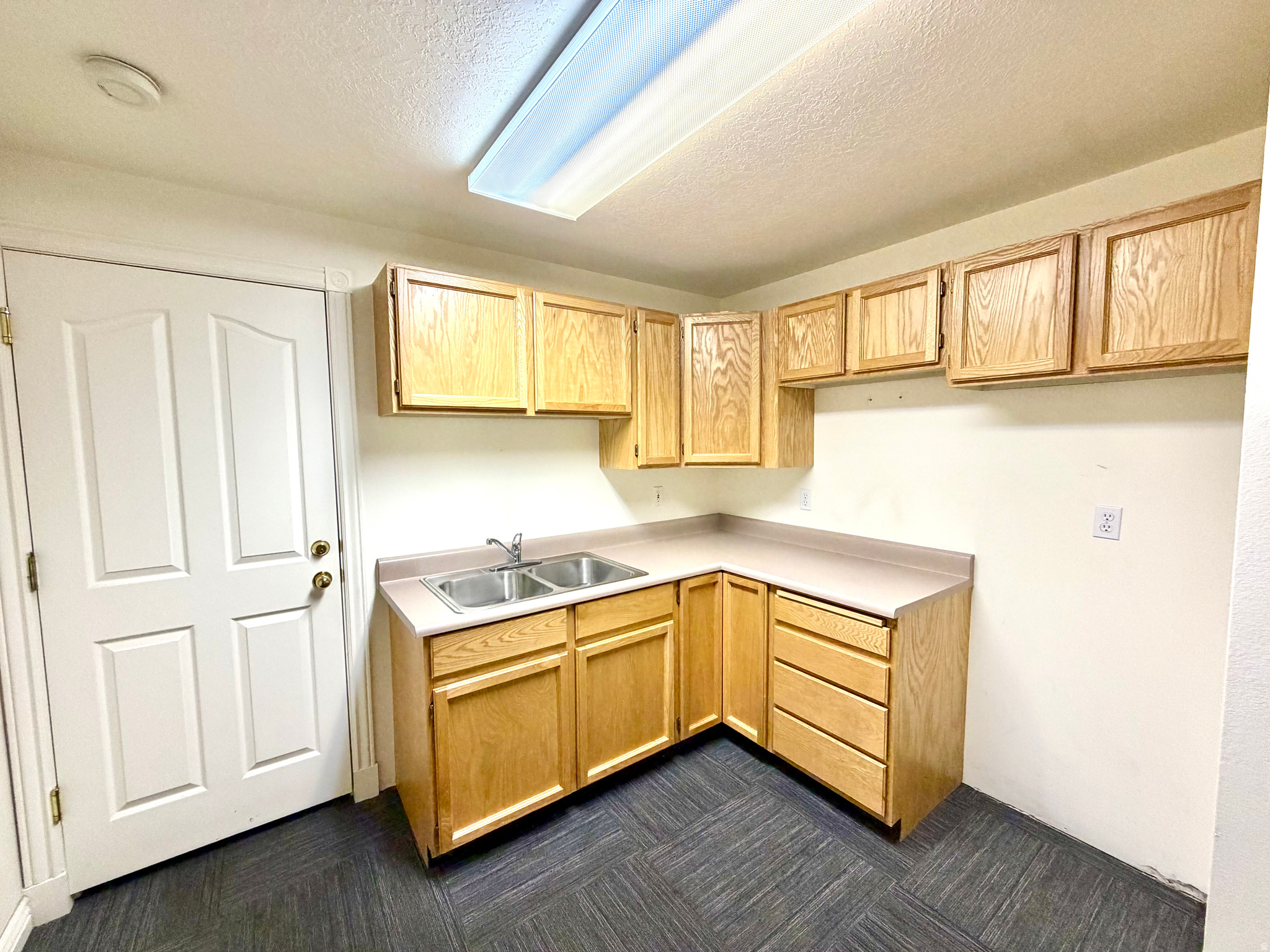 UNIVERSITY OFFICE PARK PUD - Commercial Lease