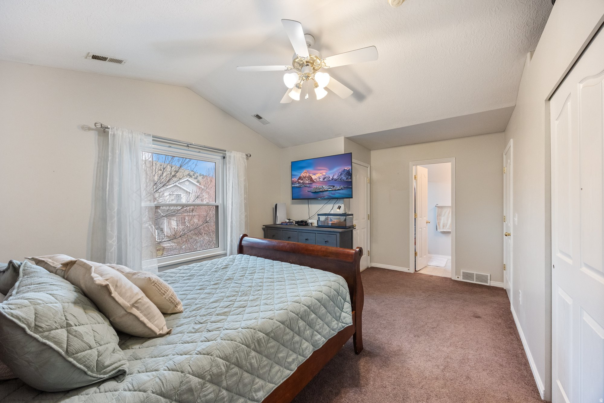 THREE CROSSINGS - Residential