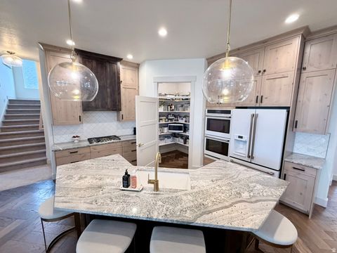 Tiny photo for 1449 N COBBLEWOOD CT E, Kaysville, UT 84037 (MLS # 2154967)
