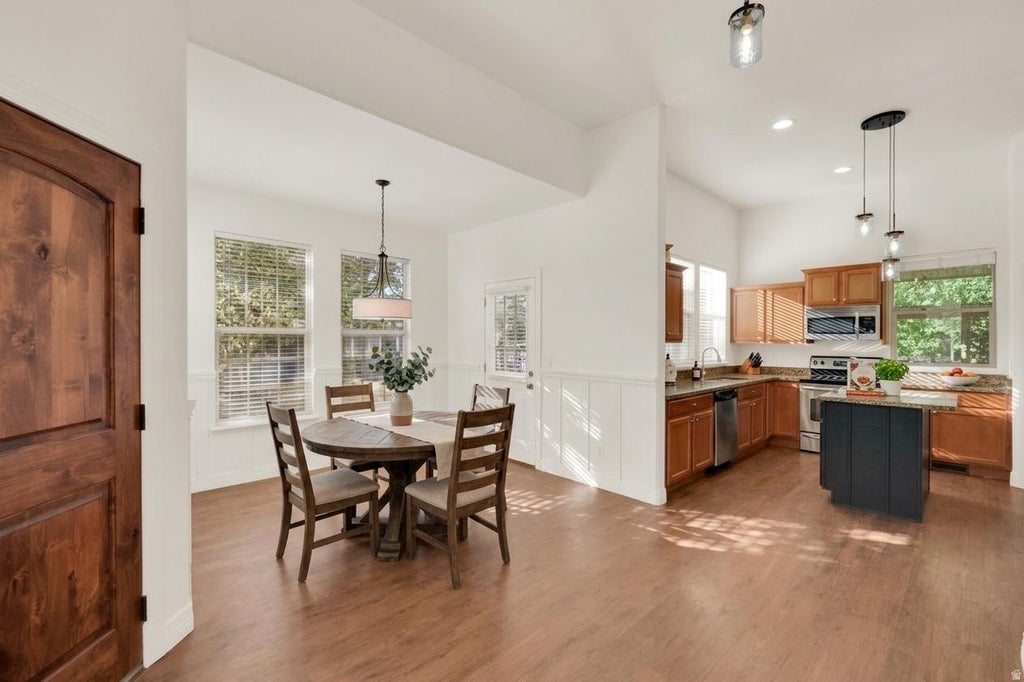 Photo of 2826 W SHADY VIEW LN, Lehi, UT 84048 (MLS # 2166334)