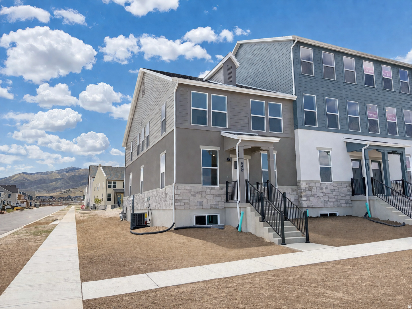 BEACON POINTE - Residential
