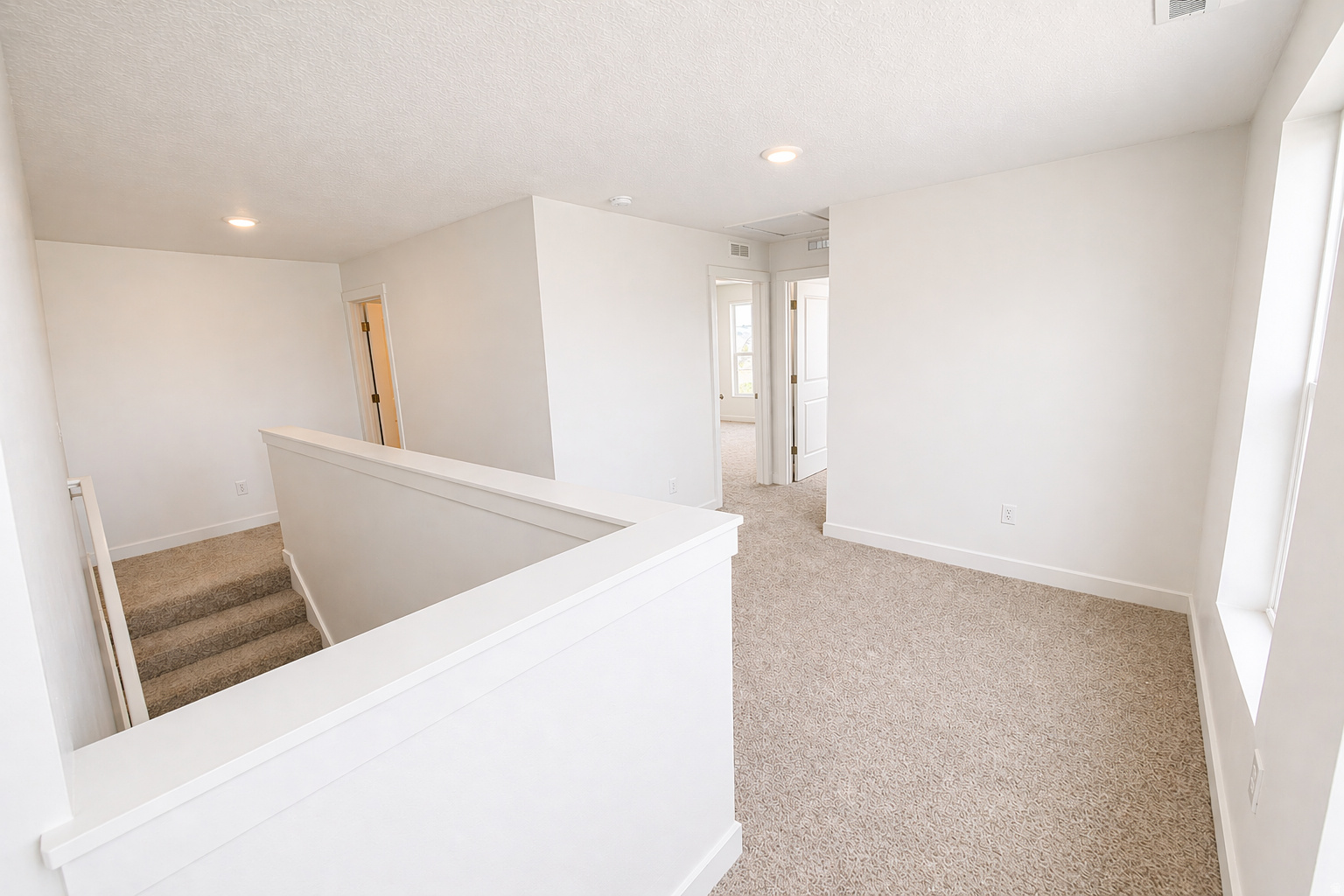 BEACON POINTE - Residential