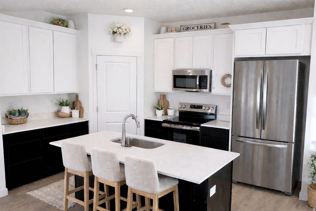 Photo of 859 S MATHILDA DR #241, Saratoga Springs, UT 84045 (MLS # 2152532)