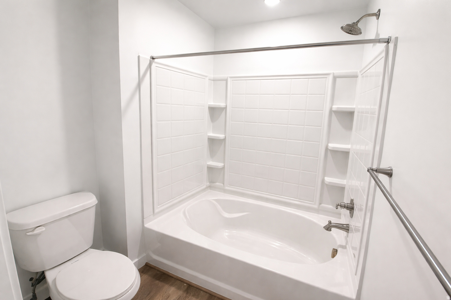 BEACON POINTE - Residential